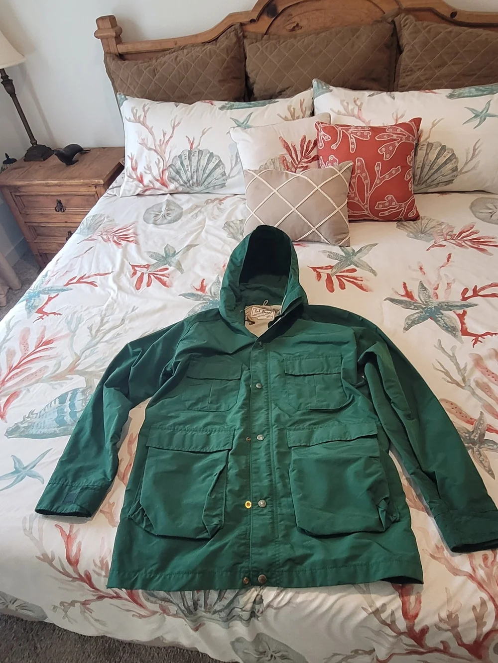 LL Bean Women's Green Hooded Field / Rain Jacket - Picture 3 of 10